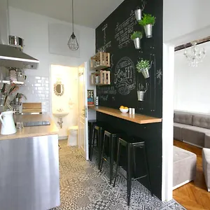  Apartment For The Bold, Chic And Open Minded