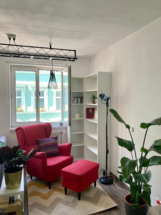 Apartment For 2 In Margareten Vienna Austria