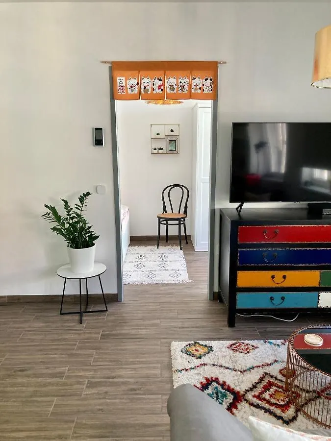 Apartment For 2 In Margareten Vienna 0*,